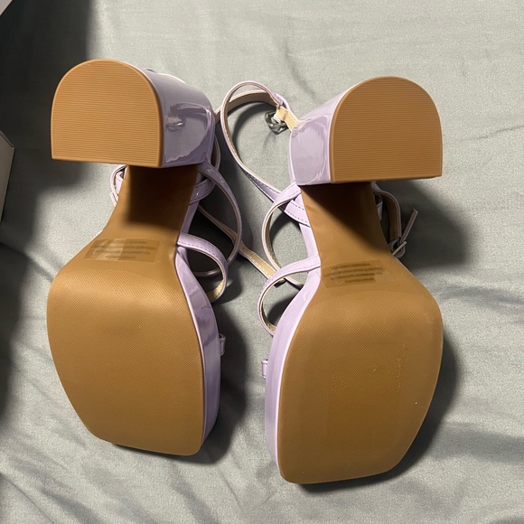 Block Heel Platform Strappy Sandal - Picture 4 of 6